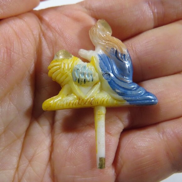 Religious Mary and Baby Jesus Plastic Pick 1980s or older - Picture 5 of 7